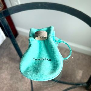 Tiffany mesh striking silver ring